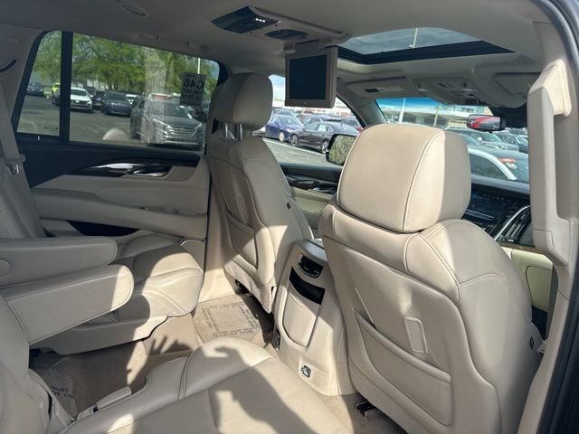 Used 2018 Cadillac Escalade Premium Luxury AWD/4WD image 9