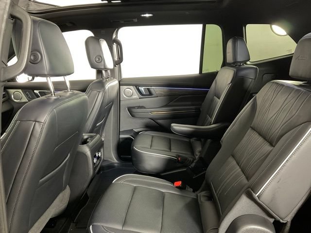 Used 2025 Buick Enclave Avenir w/ Super Cruise Package AWD/4WD image 34