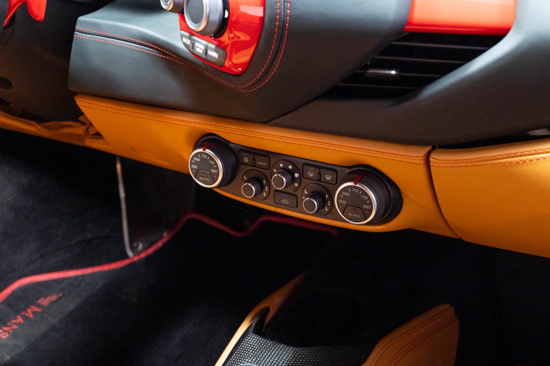 Used 2016 Ferrari 488 GTB RWD image 38