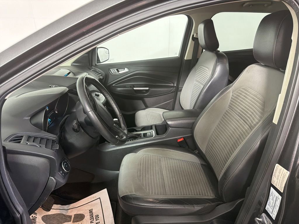 Used 2018 Ford Escape SE w/ SE SYNC Package FWD image 32