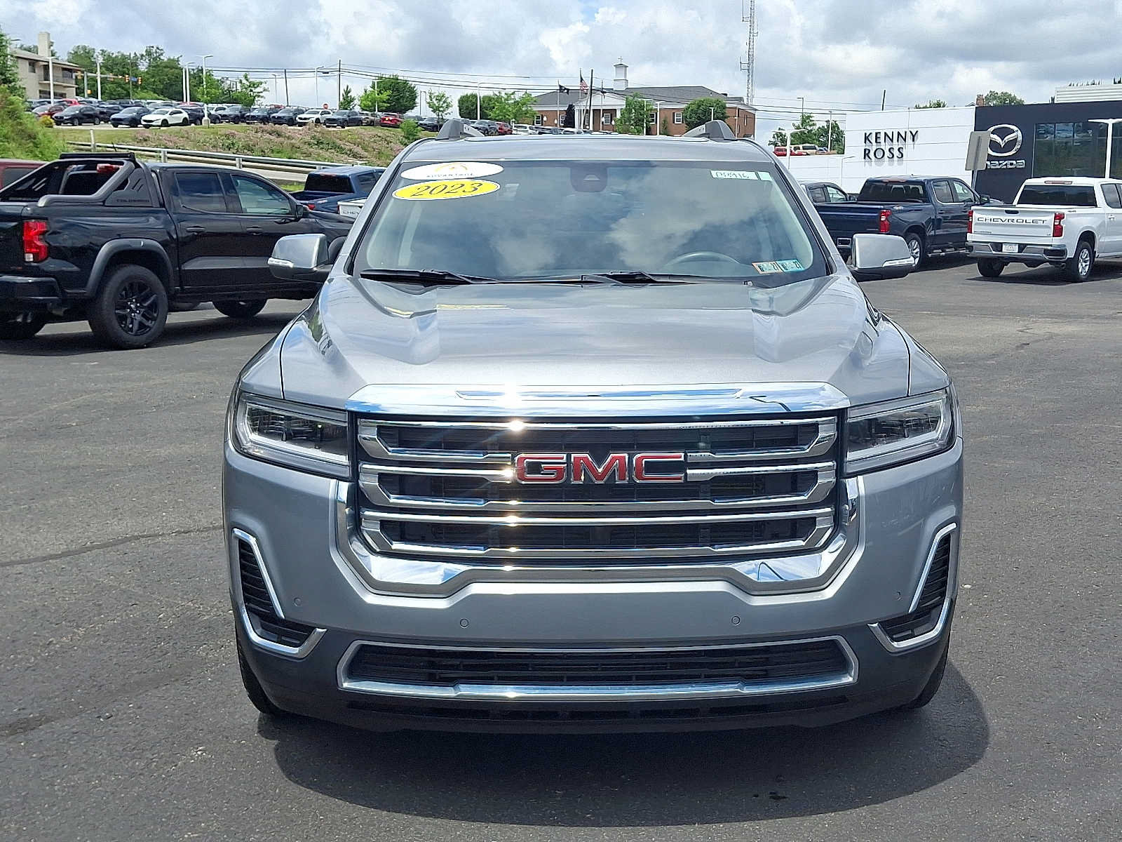 Used 2023 GMC Acadia SLE w/ Driver Convenience Package AWD/4WD image 3
