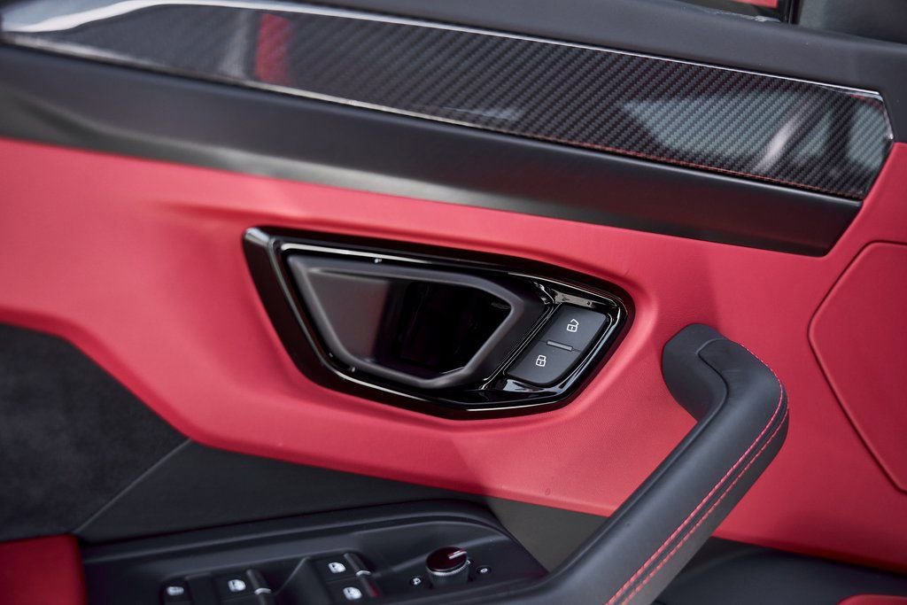 Used 2024 Lamborghini Urus S image 36