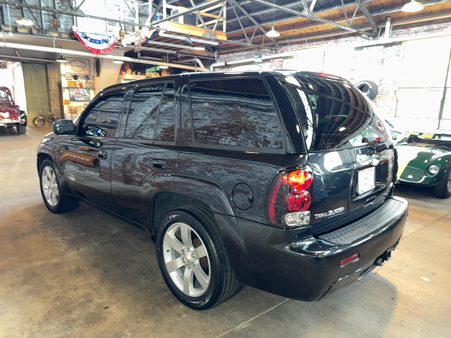 Used 2008 Chevrolet TrailBlazer SS w/ Sun And Sound Package AWD/4WD image 5