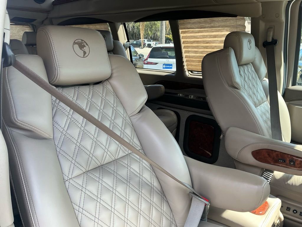 Used 2022 Chevrolet Express 2500 w/ Enhanced Convenience Package image 16