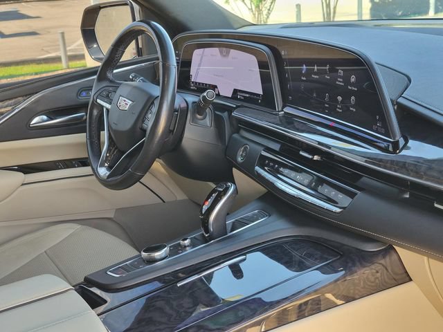 Used 2021 Cadillac Escalade Premium Luxury w/ Performance Package RWD image 13