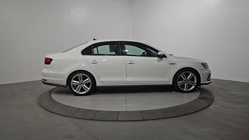 Used 2017 Volkswagen Jetta GLI image 6