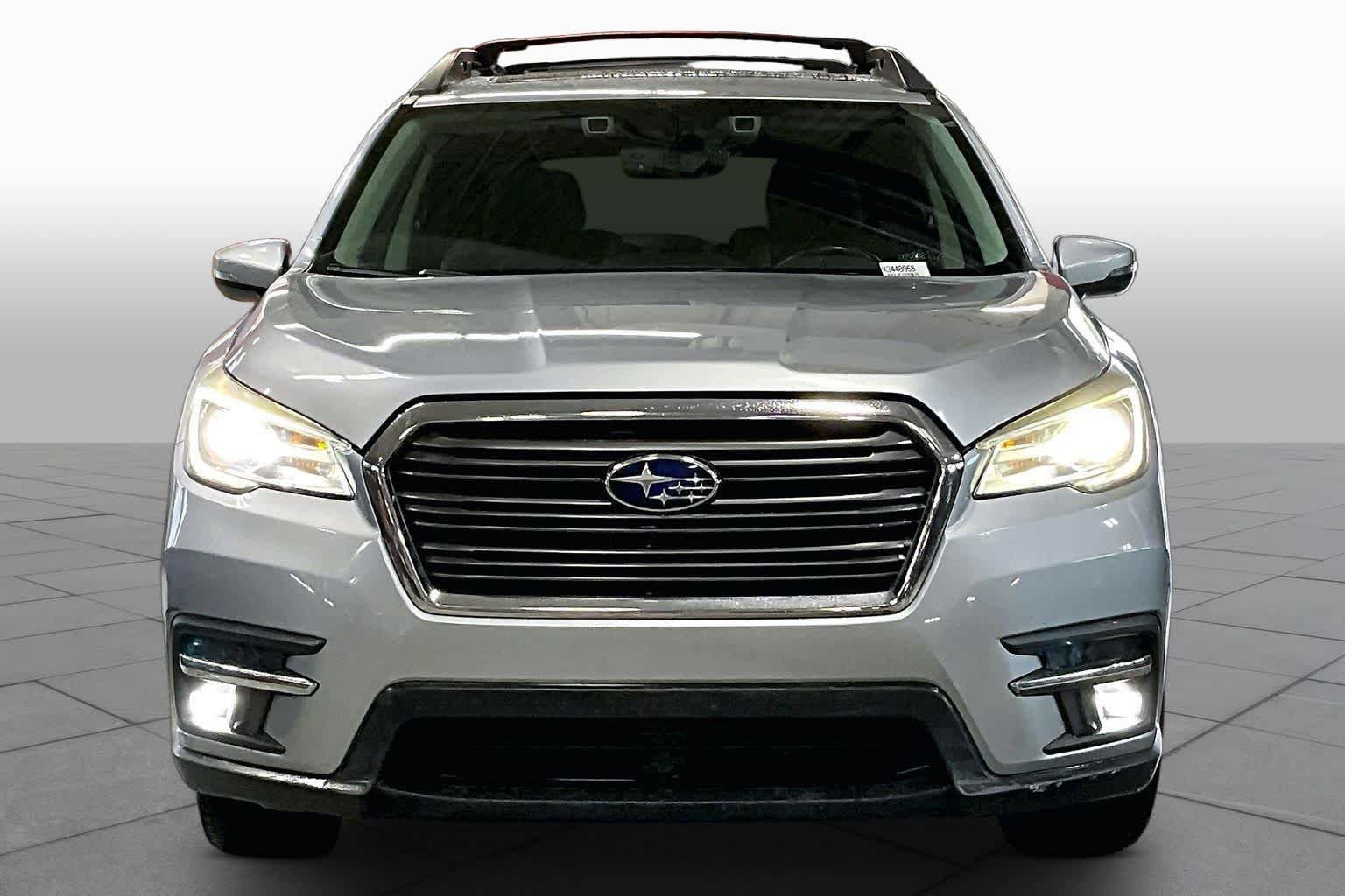 Used 2019 Subaru Ascent Limited w/ Popular Package #3 AWD/4WD image 3