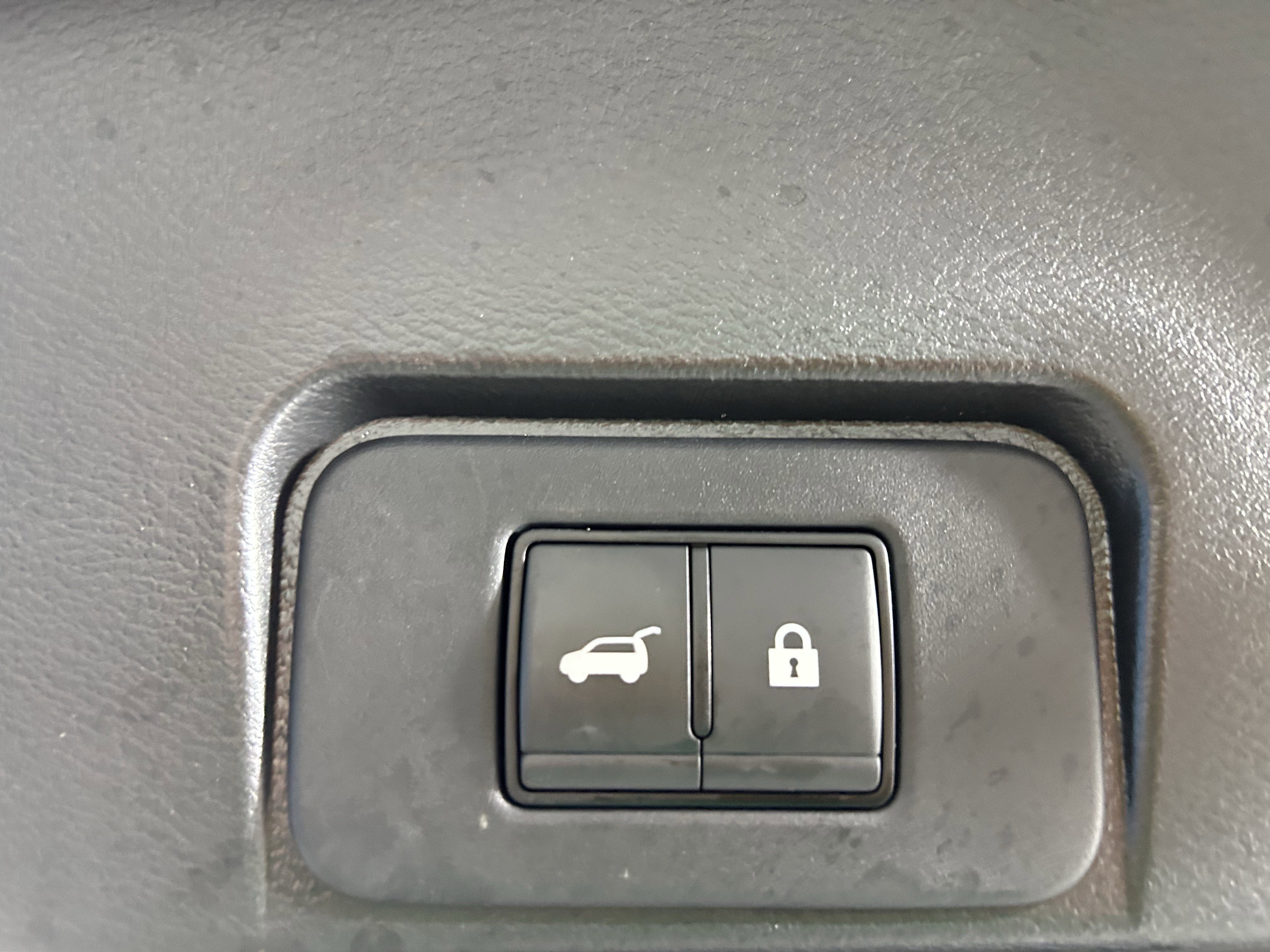 Certified 2023 Nissan Rogue SL w/ SL Premium Package image 18