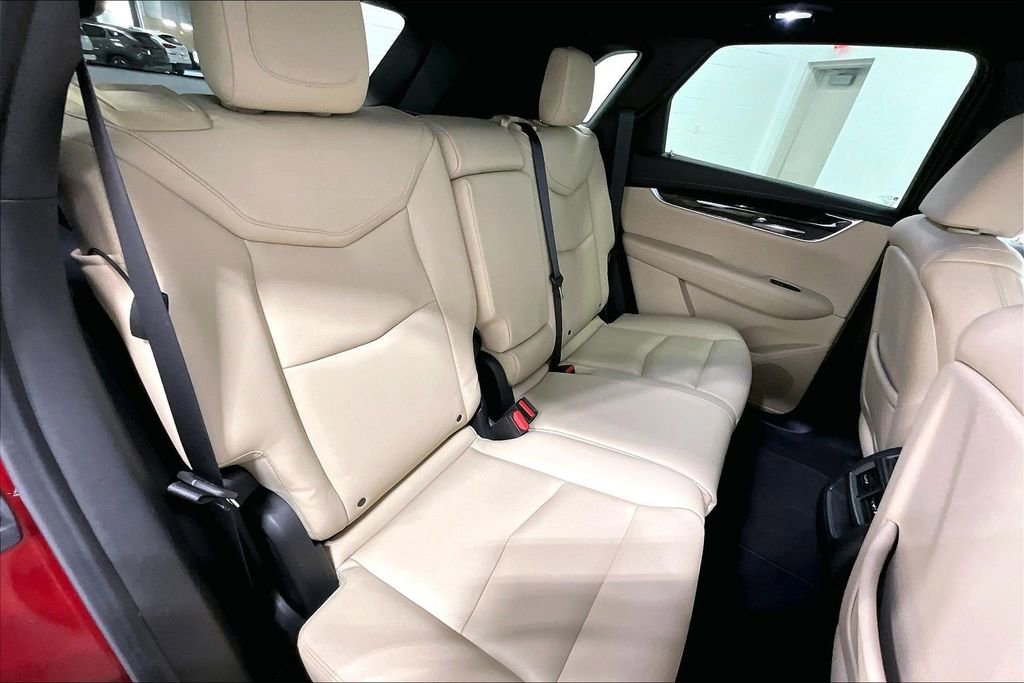 Used 2017 Cadillac XT5 FWD image 31