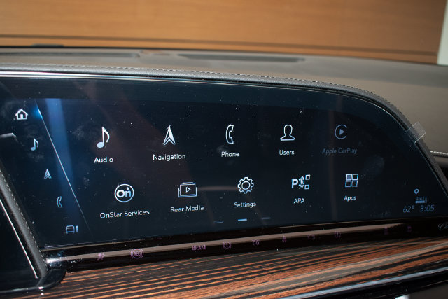 Used 2024 Cadillac Escalade Premium Luxury w/ LPO, Floor Liner Package AWD/4WD image 34