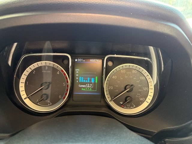 Used 2019 Nissan Titan SV w/ SV Convenience Package image 16