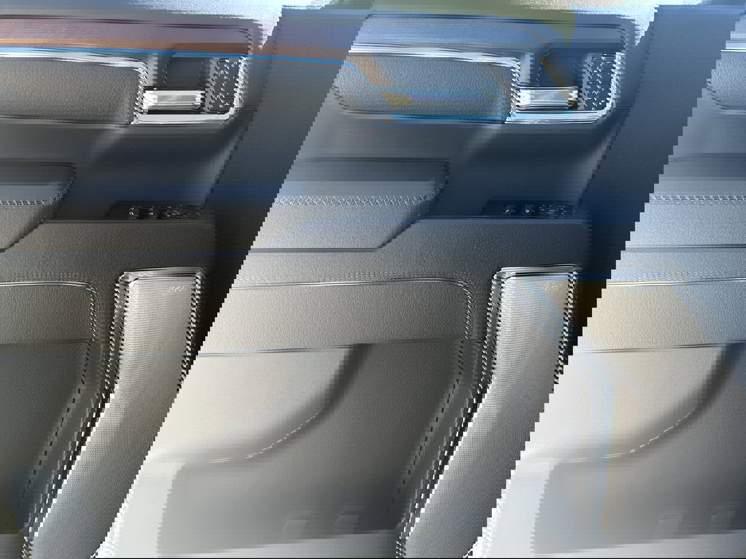 Used 2024 GMC Sierra 2500 Denali w/ Denali Reserve Package image 10