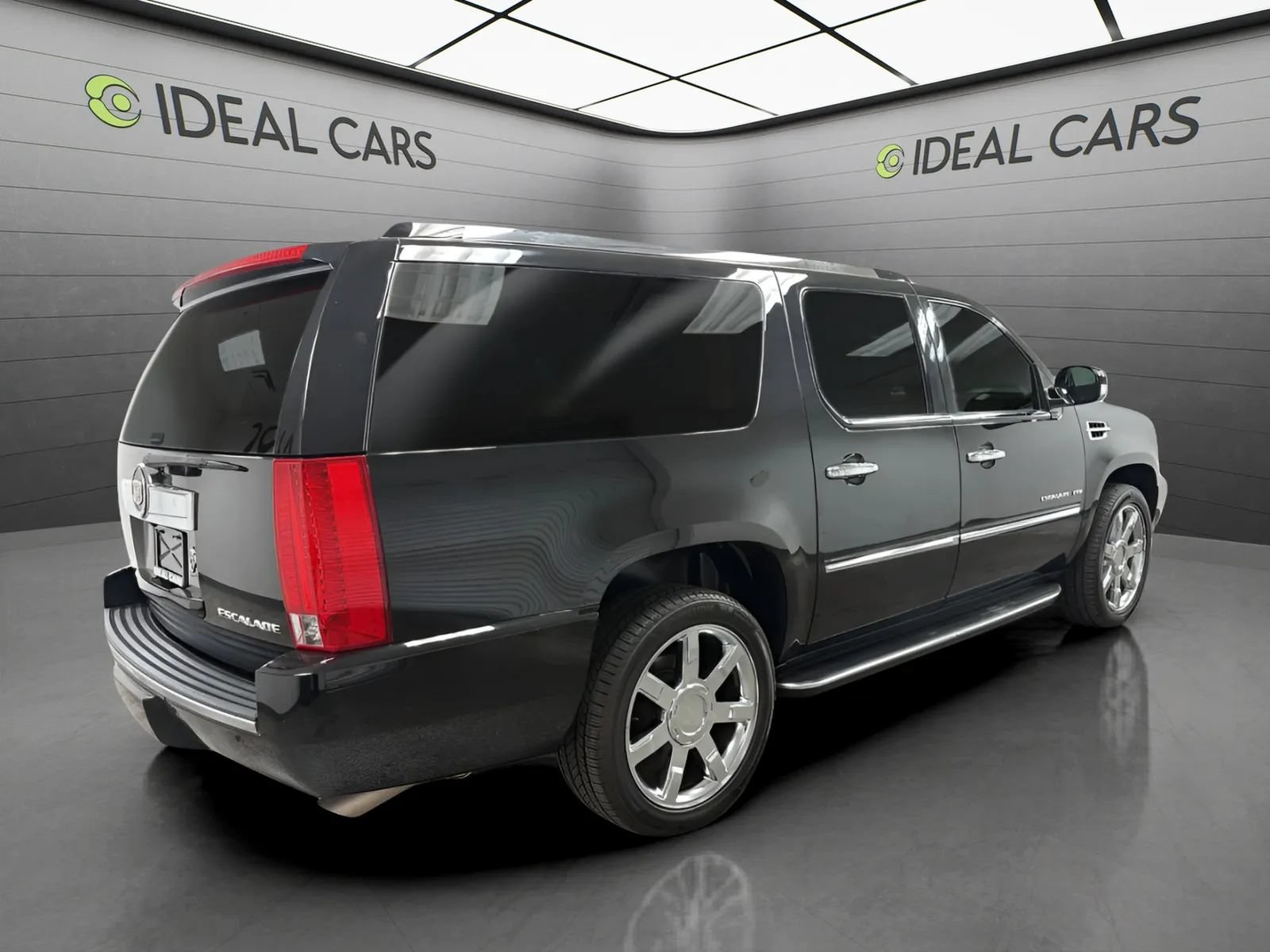 Used 2013 Cadillac Escalade ESV Luxury AWD/4WD image 5