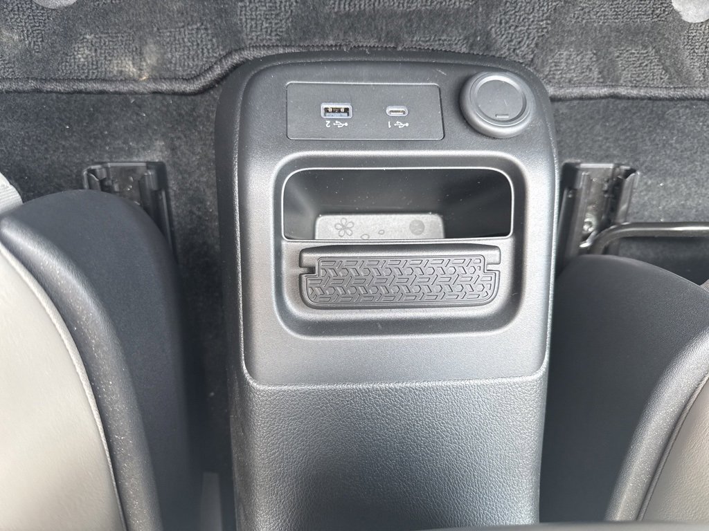 Used 2023 Nissan Ariya FWD image 38