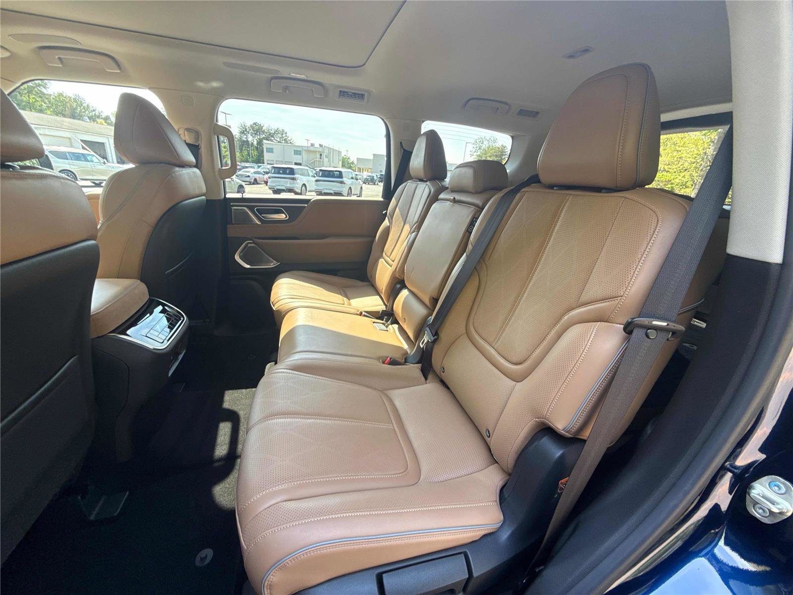 Certified 2025 INFINITI QX80 Sensory image 12