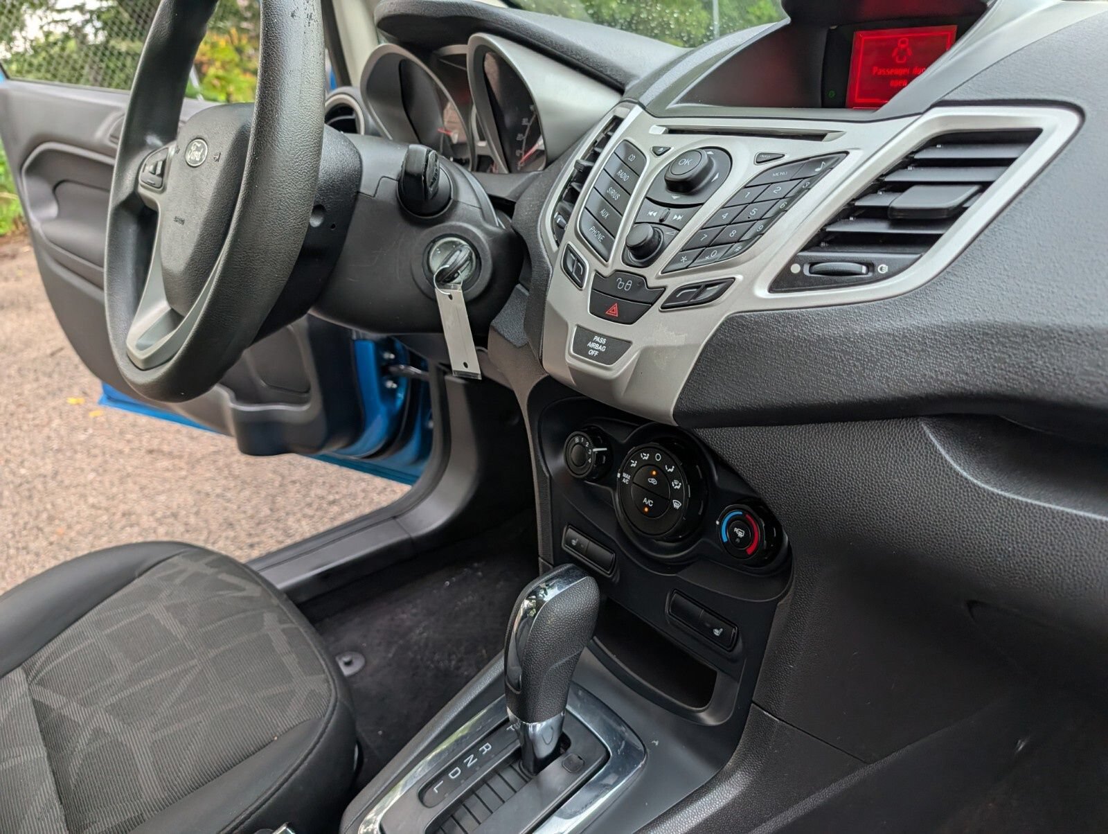 Used 2012 Ford Fiesta SE FWD image 19