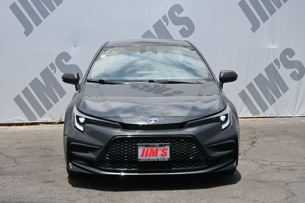 Used 2024 Toyota Corolla SE FWD image 2