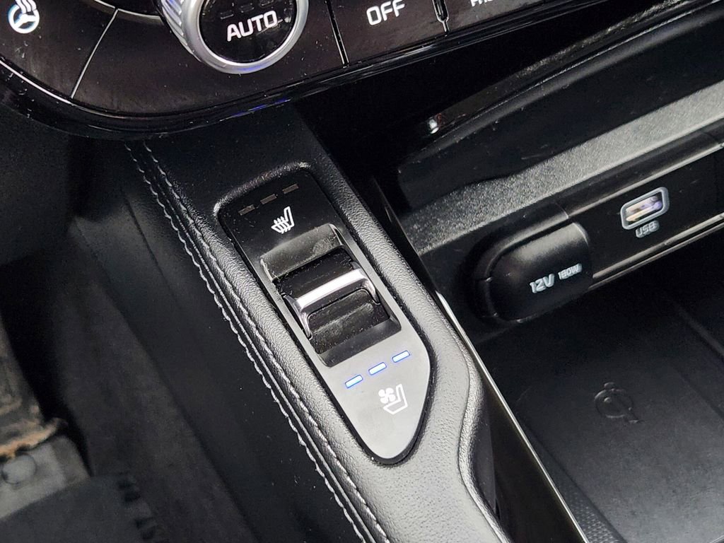 Certified 2025 Kia Telluride EX w/ EX Captain's Chair Package image 26