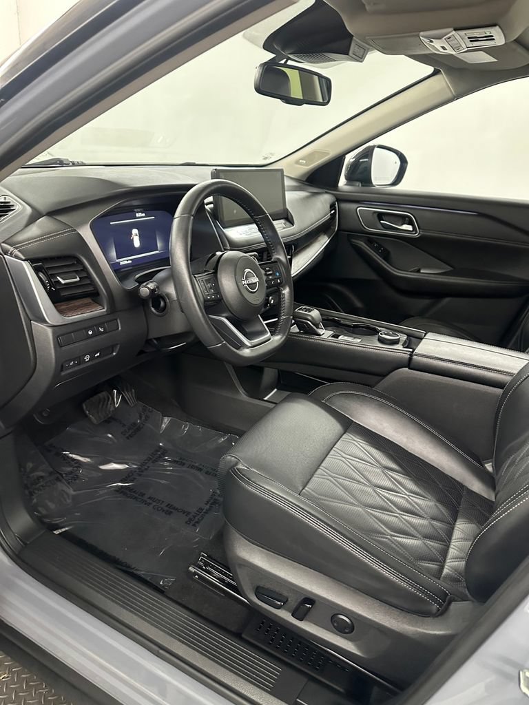 Used 2024 Nissan Rogue Platinum w/ Platinum Premium Package AWD/4WD image 10