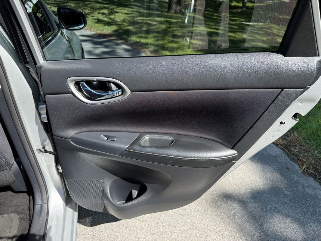 Used 2016 Nissan Sentra SV FWD image 27