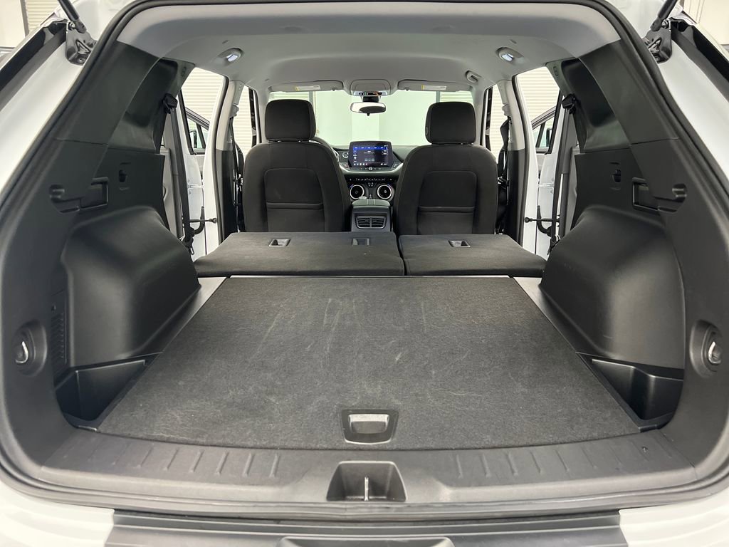 Used 2025 Chevrolet Blazer LT FWD image 29