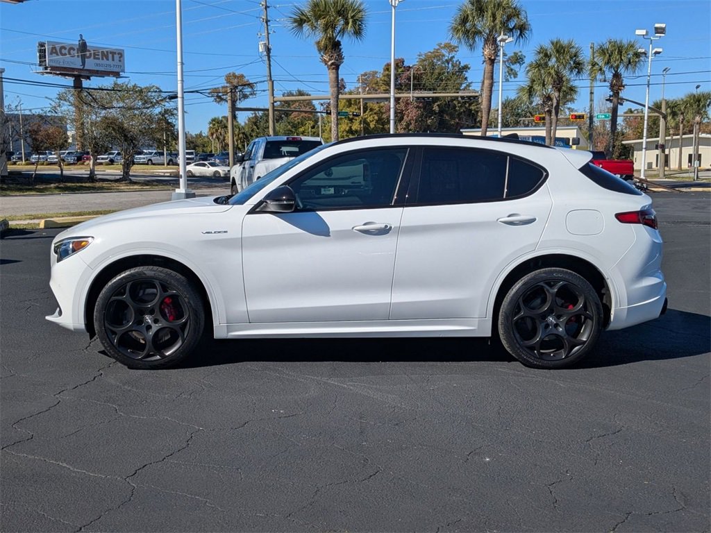 Used 2023 Alfa Romeo Stelvio Veloce image 9