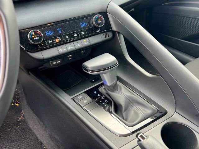 Certified 2025 Hyundai Elantra Sport image 20