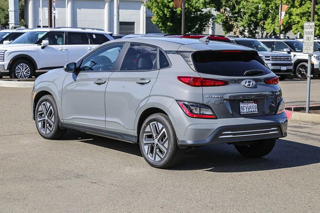 Certified 2023 Hyundai Kona SE FWD image 2