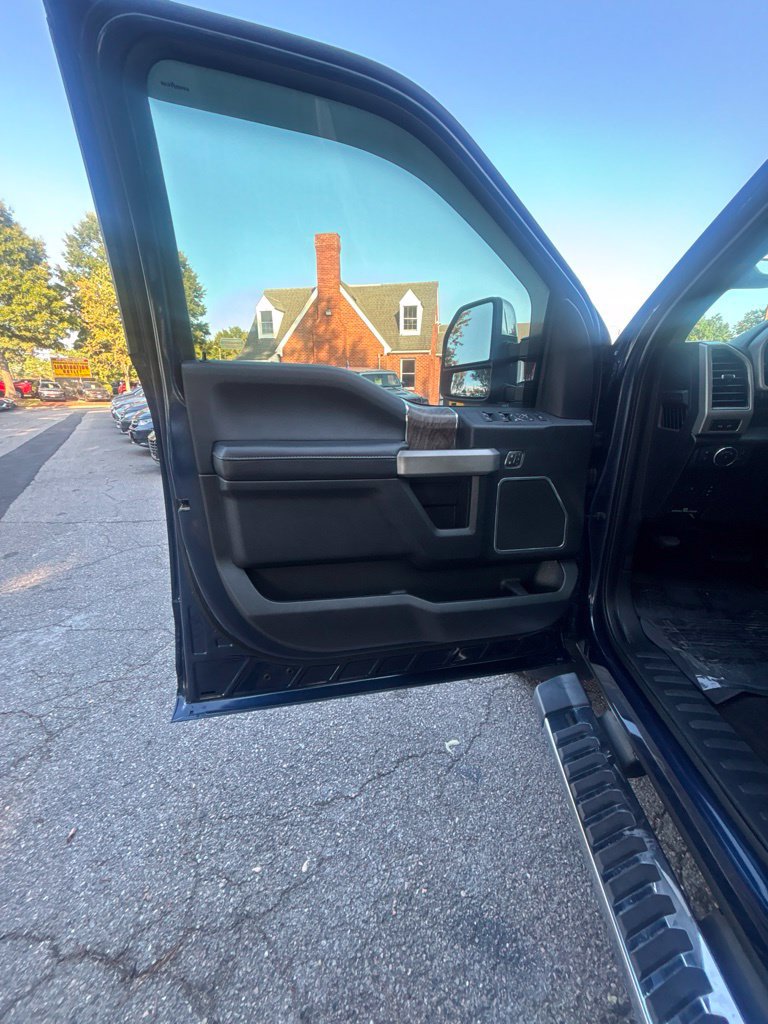 Used 2019 Ford F250 Lariat w/ Lariat Ultimate Package AWD/4WD image 31