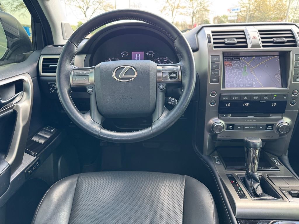 Used 2017 Lexus GX 460 w/ Navigation Package image 12