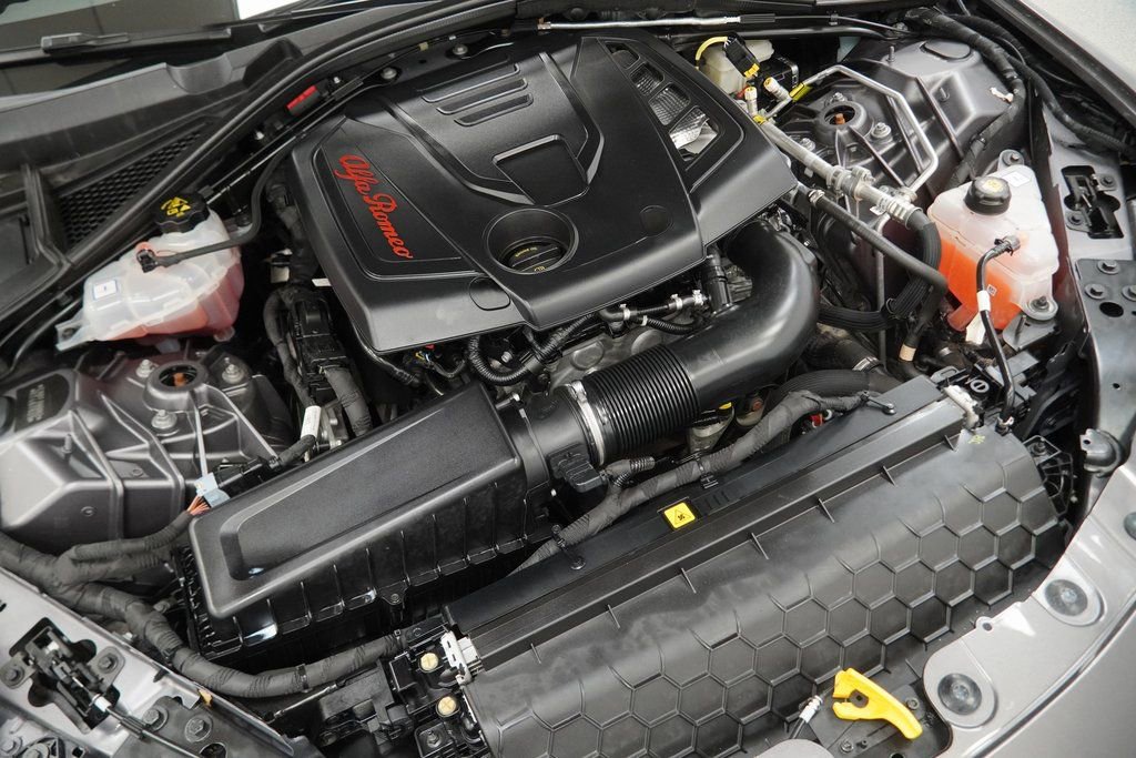 Used 2024 Alfa Romeo Giulia Veloce image 50