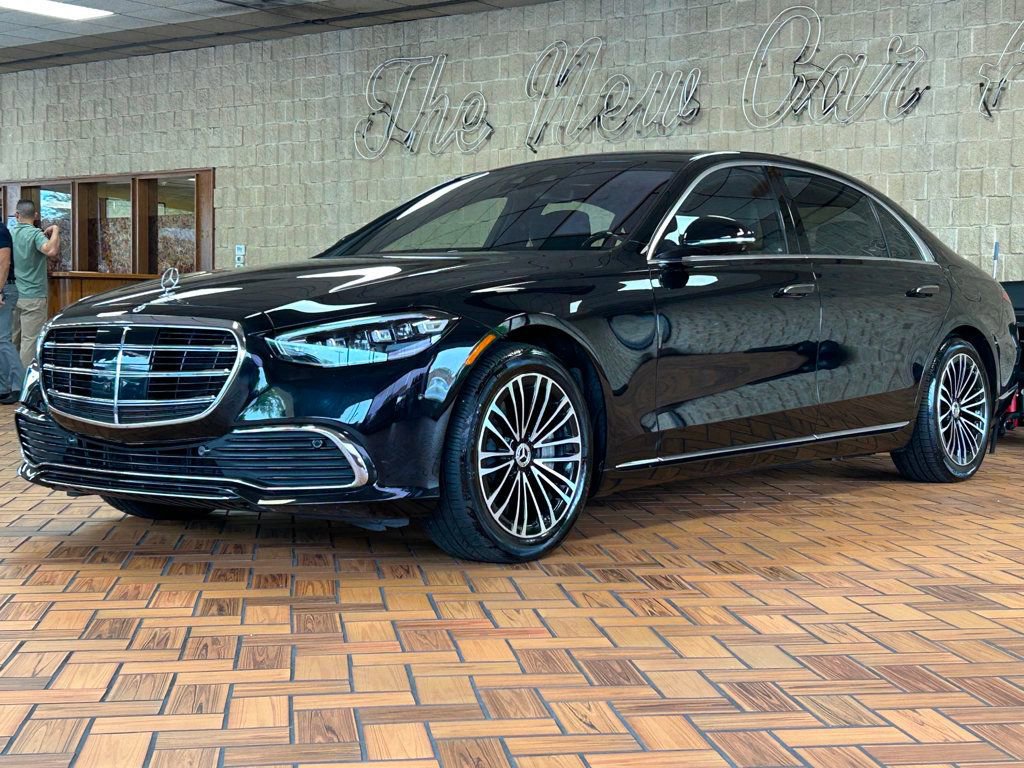 Used 2023 Mercedes-Benz S 580e 4MATIC Sedan w/ Warmth & Comfort Package image 4