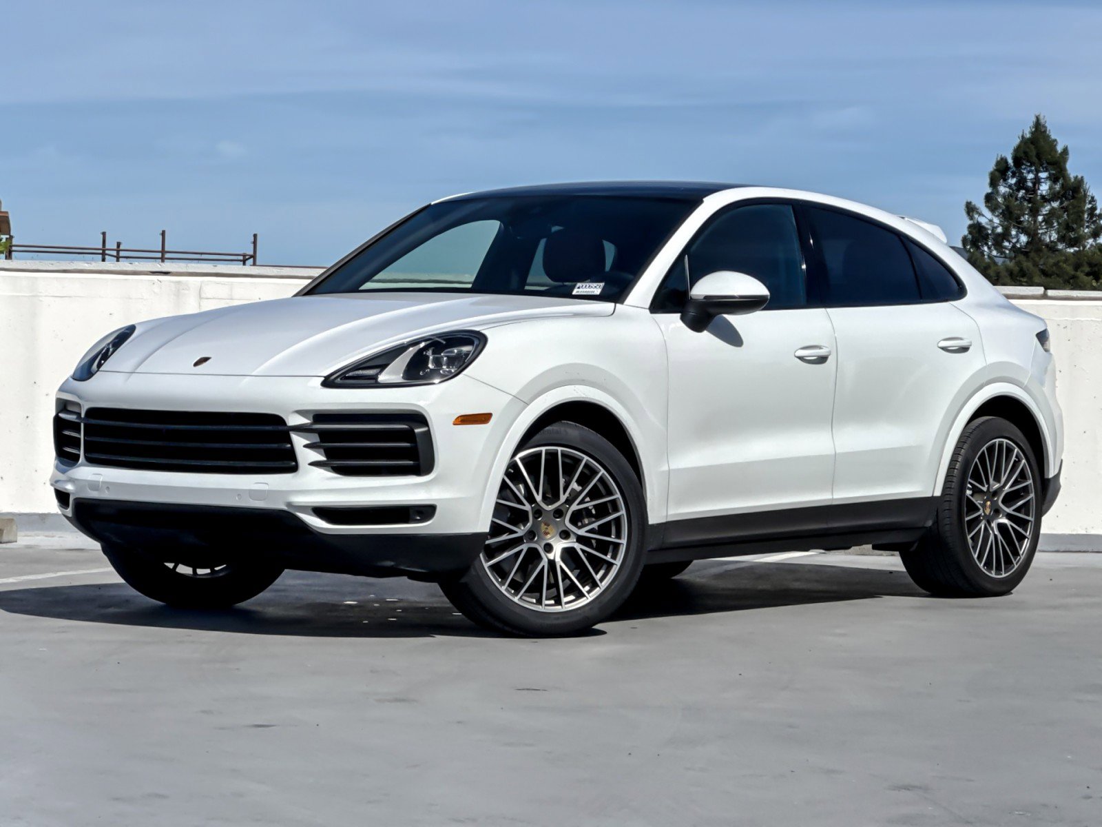 Used 2022 Porsche Cayenne Platinum Edition image 1