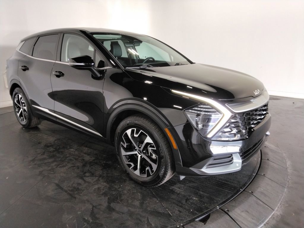 Used 2025 Kia Sportage EX image 4