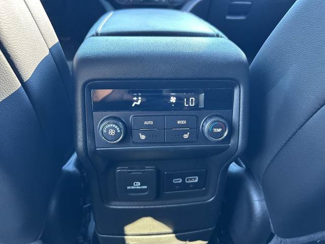 Used 2023 GMC Acadia SLT w/ Elevation Edition FWD image 16