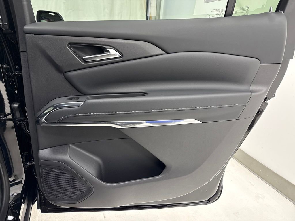 New 2026 Chevrolet Traverse LT w/ Midnight/Sport Edition image 11