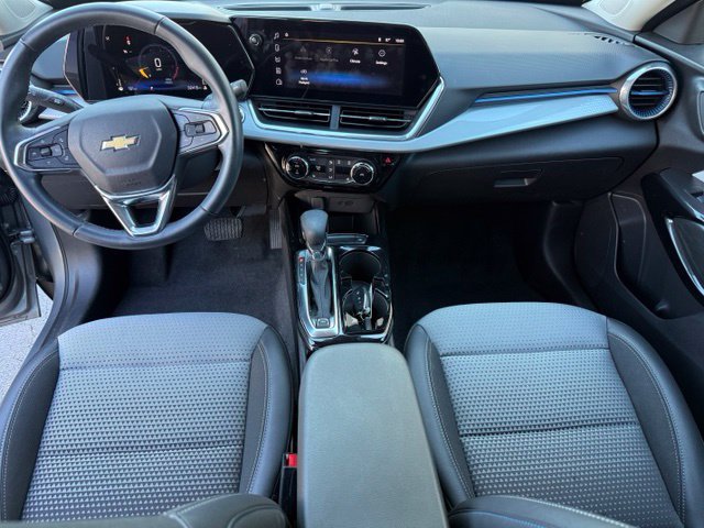 Used 2024 Chevrolet Trax LT w/ Driver Confidence Package FWD image 18