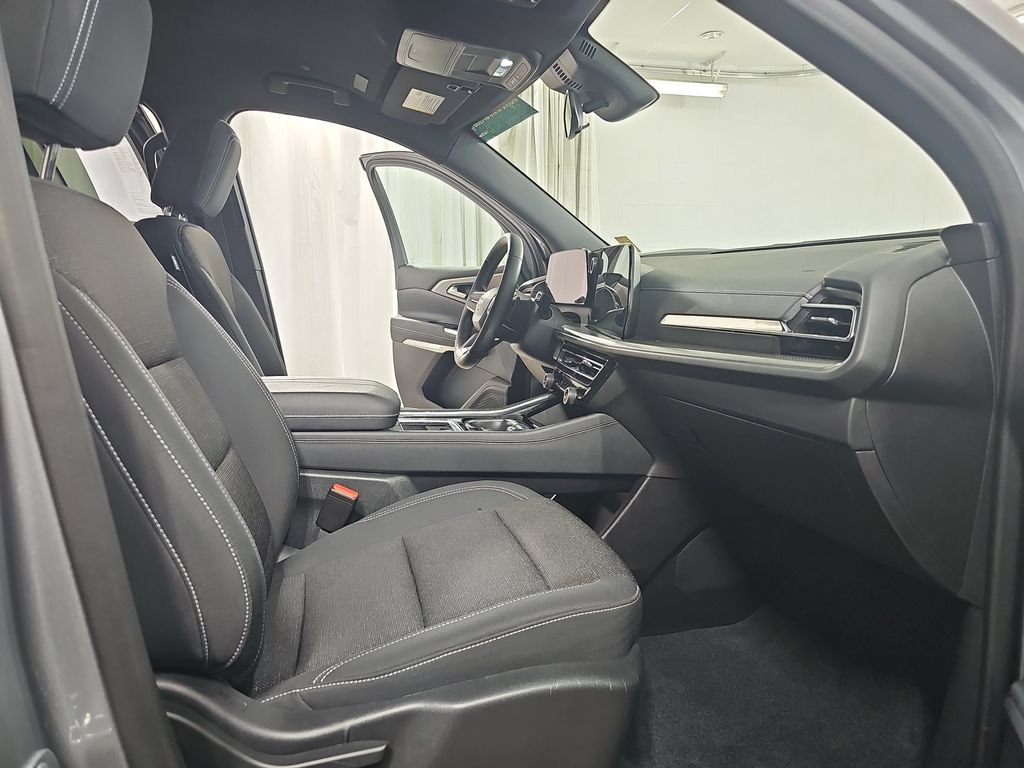 Certified 2024 Chevrolet Traverse LT w/ Trailering Package FWD image 13