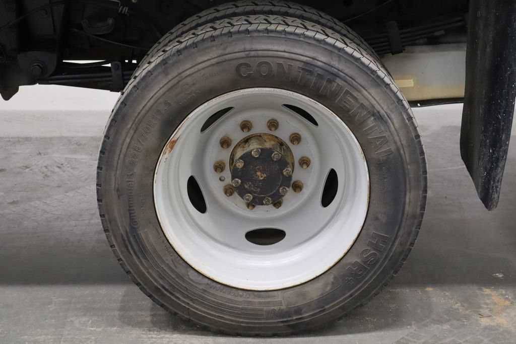 Used 2012 Ford F550 4x4 Regular Cab Super Duty w/ Payload Upgrade Pkg image 29