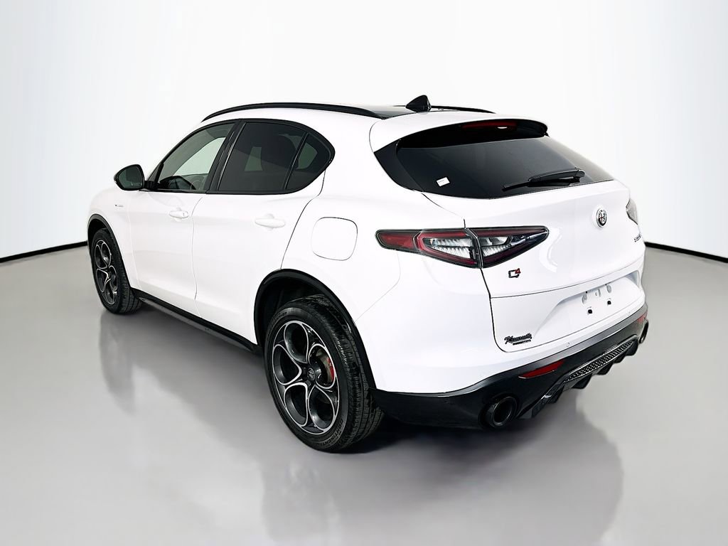 Used 2024 Alfa Romeo Stelvio Veloce AWD/4WD image 5