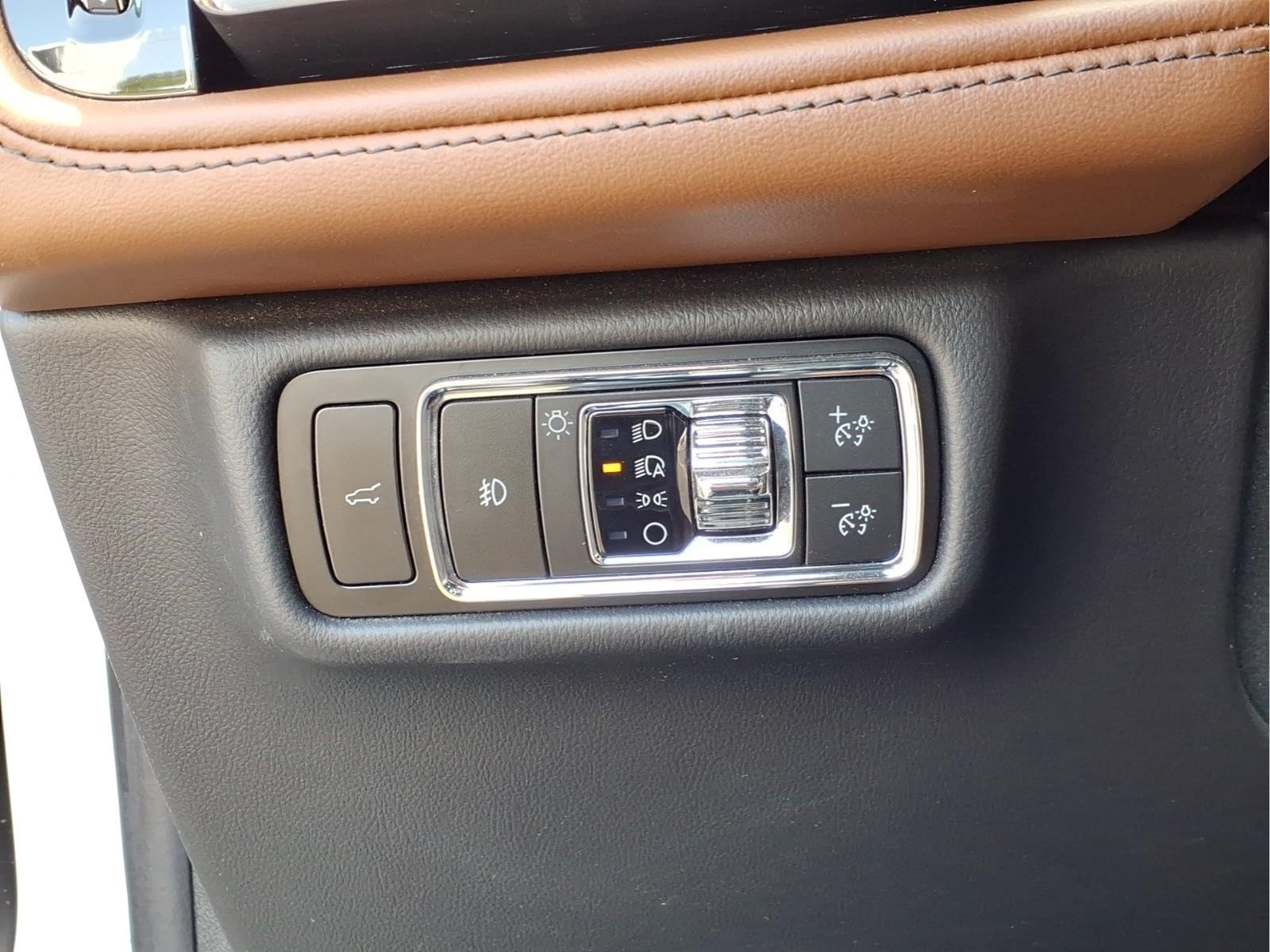 Used 2024 Lincoln Aviator Reserve w/ Equipment Group 201A AWD/4WD image 18