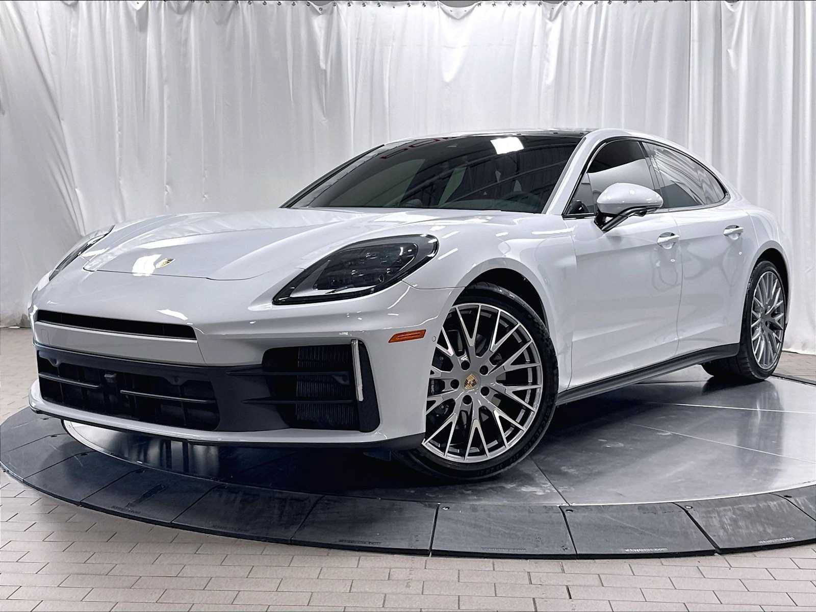 Used 2025 Porsche Panamera 4 AWD/4WD image 1