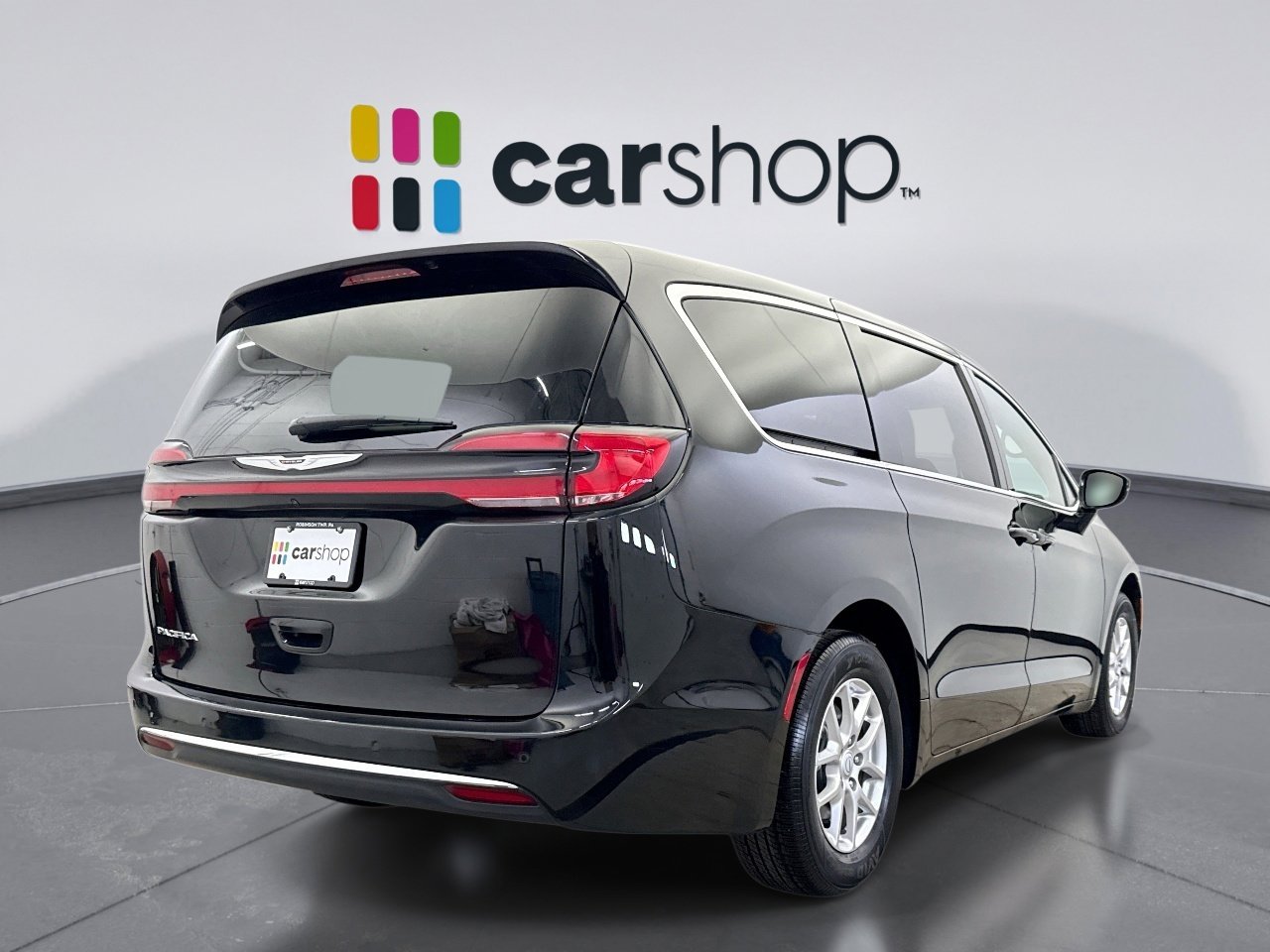 Used 2025 Chrysler Pacifica Select image 5