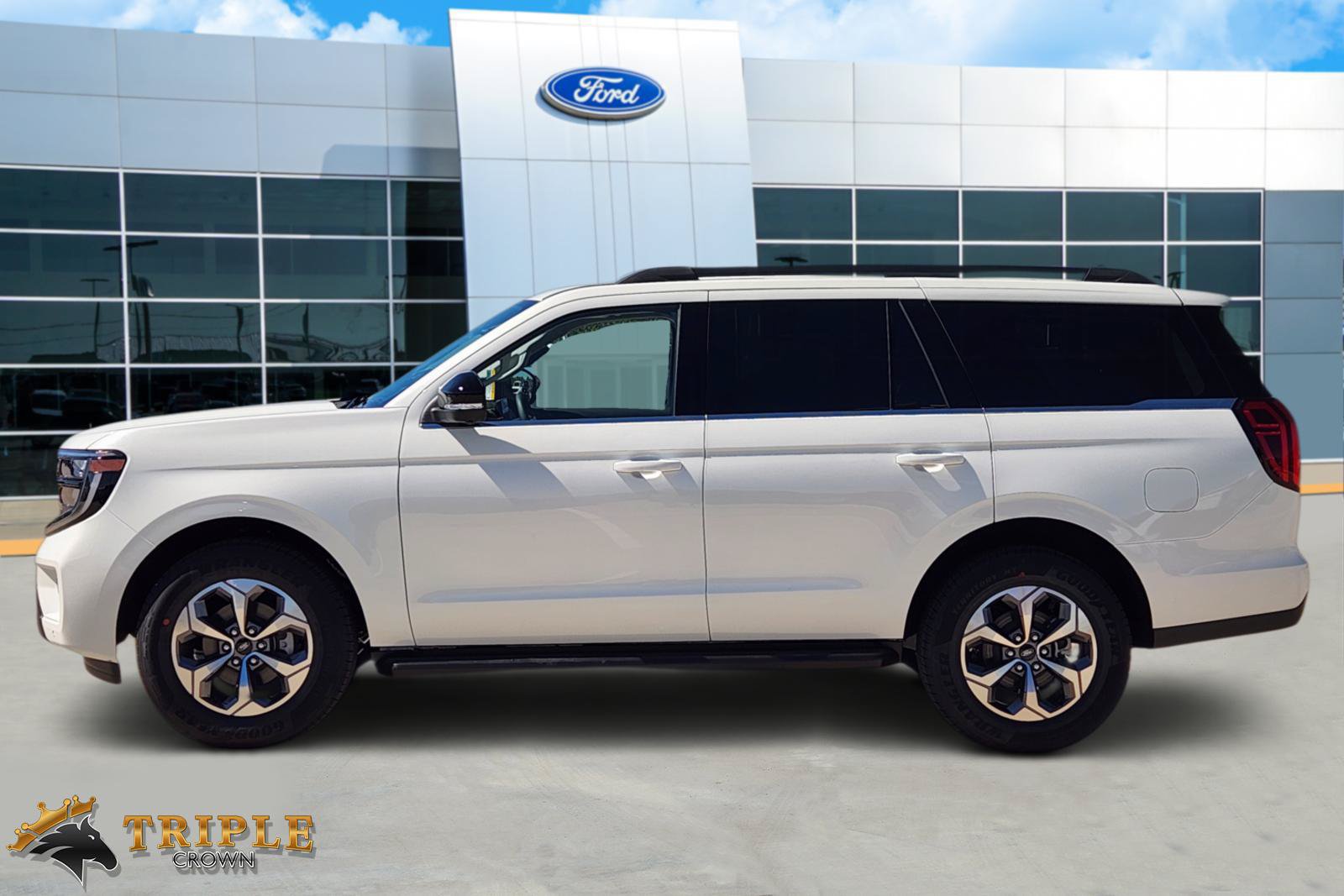 New 2027 Ford Expedition Active RWD image 3