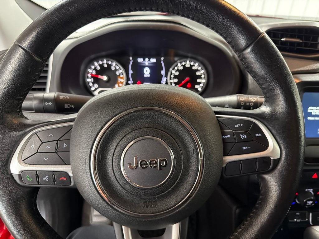 Used 2020 Jeep Renegade Latitude w/ Cold Weather Group AWD/4WD image 24