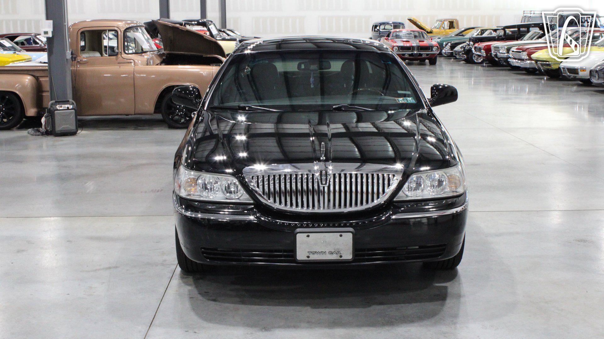 Used 2006 Lincoln Town Car Signature Limited RWD image 19