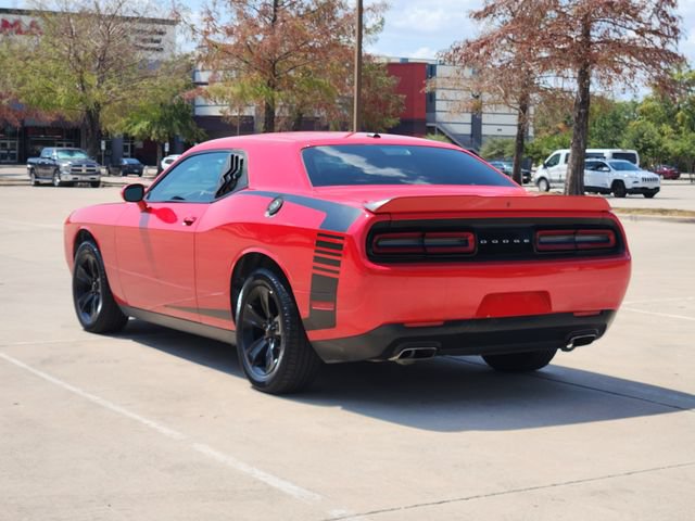 Used 2018 Dodge Challenger SXT RWD image 7