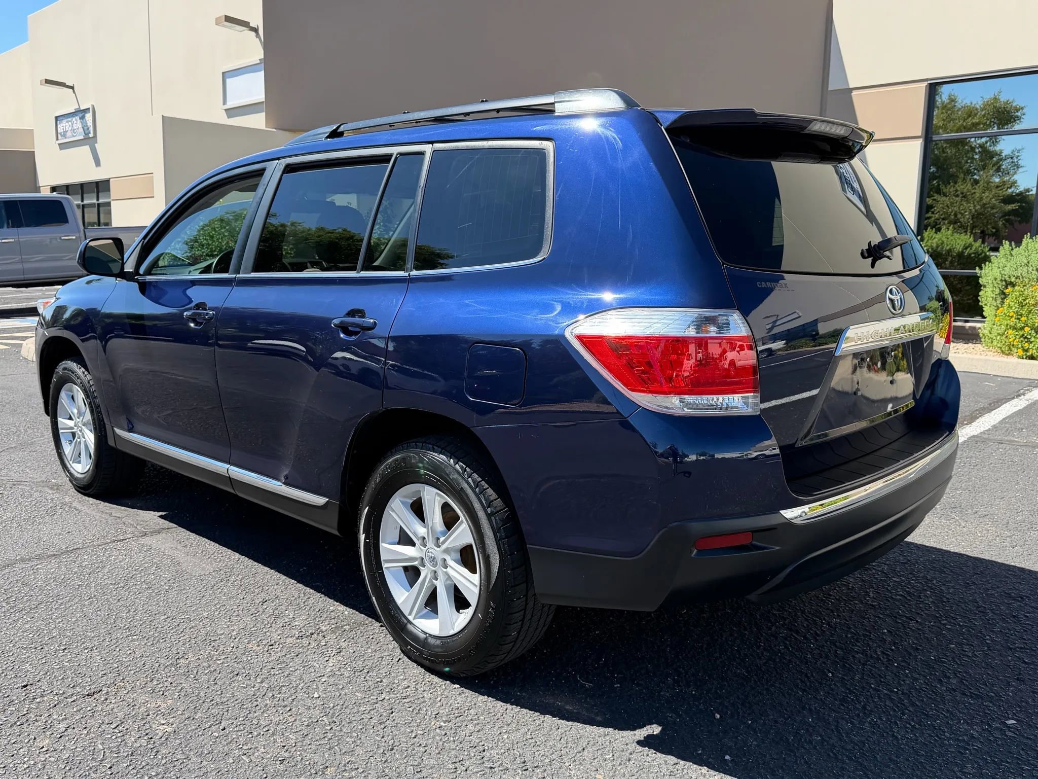 Used 2013 Toyota Highlander Plus image 3