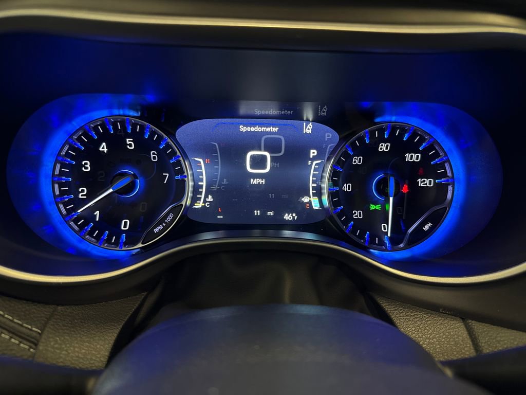 New 2027 Chrysler Pacifica Select AWD/4WD image 16