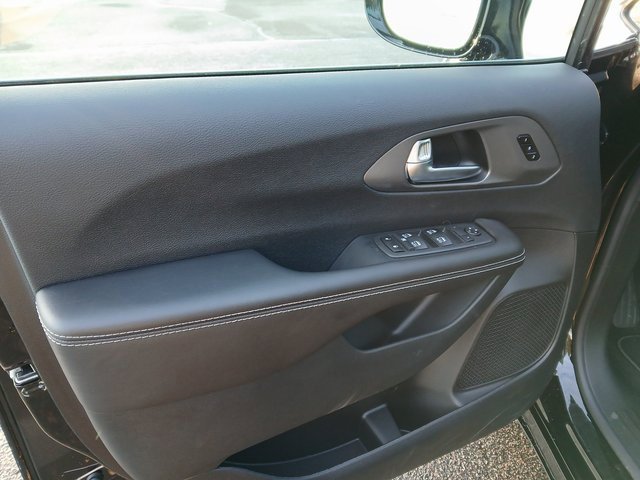New 2026 Chrysler Pacifica Select image 7
